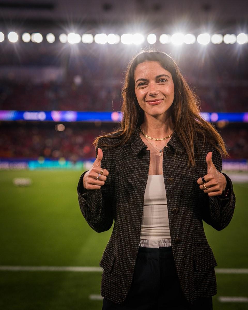 开云体育官网-助威男足，邦马蒂到诺坎普现场观看巴萨与马竞的首回合比赛